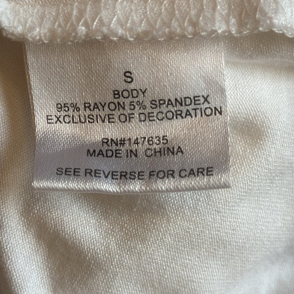 Women’s Shimmery Skull Tee White Silver Metallic Beaded Whimsigoth Grunge Small - Picture 10 of 11